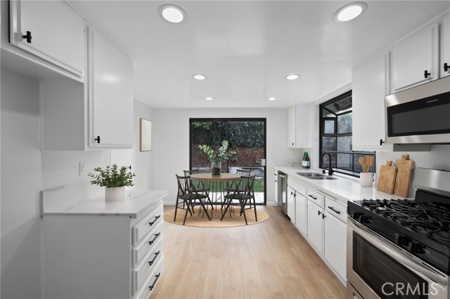 8e16b906 9c3f 4fdd B056 C1ba897a4c4b