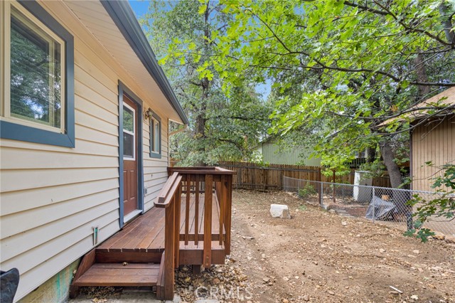 412 San Bernardino Avenue, Sugarloaf CA: https://media.crmls.org/medias/8e16c132-010e-4519-a093-6e5196a102ac.jpg