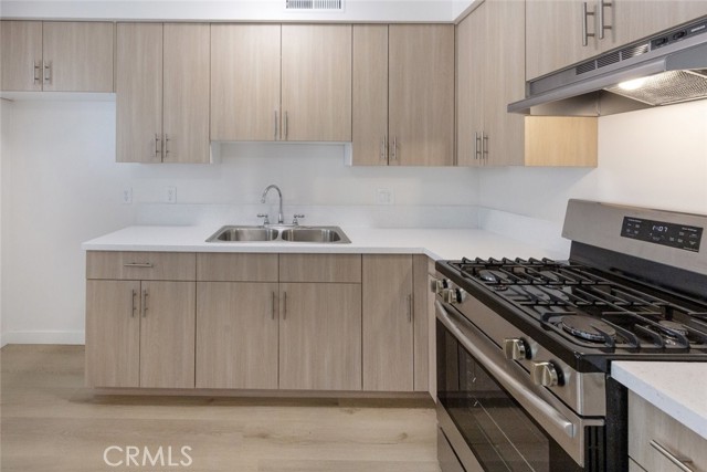 7143 Bellaire Avenue, North Hollywood CA: https://media.crmls.org/medias/8e16d253-da75-4e96-9e07-6184bc2e3b21.jpg