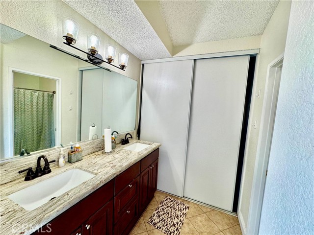 11308 Sherwood Court, Fontana CA: https://media.crmls.org/medias/8e17061e-44eb-4f05-b2d6-a773b780aa1c.jpg