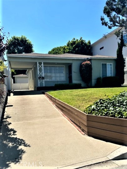 This 3 Bedroom 1 Bath Home is Located on a Full Sized  40' X 112'  4,480 sq.ft  Elevated Lot.