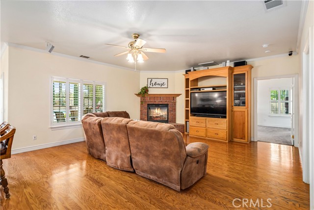 2608 Desert Rose Drive, Lancaster CA: https://media.crmls.org/medias/8e17671a-cc30-44a2-8781-8eef7638c9d9.jpg