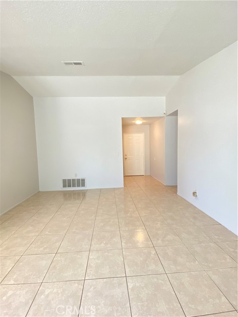 Detail Gallery Image 2 of 15 For 14663 Rio Grande Dr, Moreno Valley,  CA 92553 - 3 Beds | 2 Baths