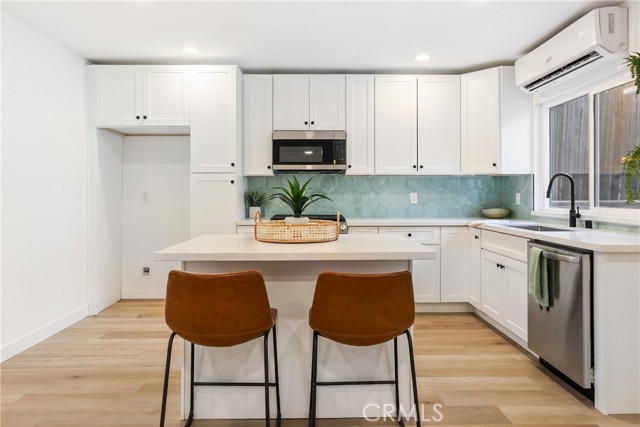 Detail Gallery Image 12 of 35 For 208 S Gaffney Ave, San Dimas,  CA 91773 - 3 Beds | 2 Baths