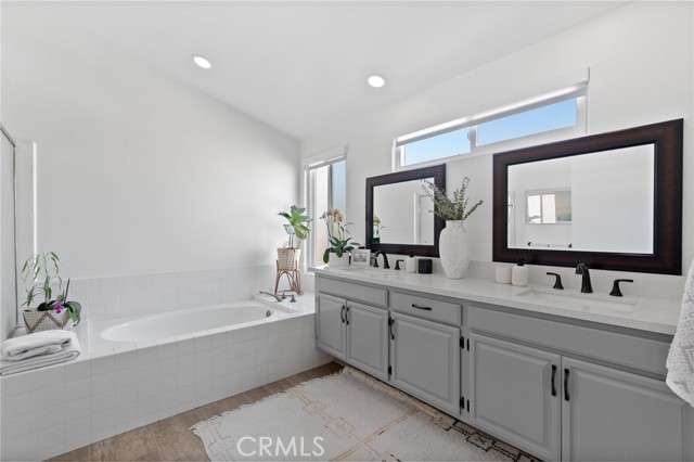 12026 Haven Crest Street, Moorpark CA: https://media.crmls.org/medias/8e19464d-d2da-468b-99ef-e2463f0fafa2.jpg