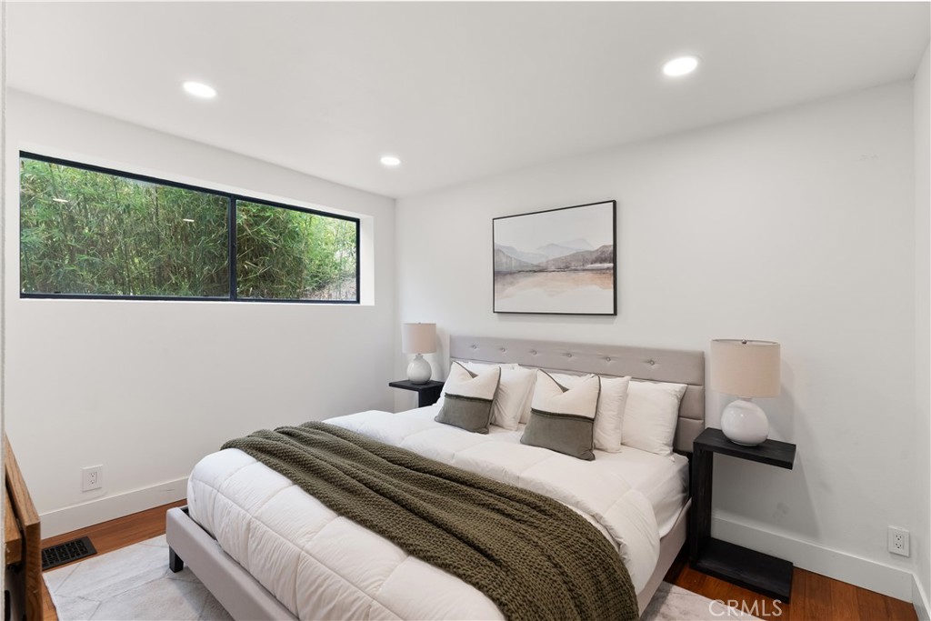 MLS #OC25272456 image #9