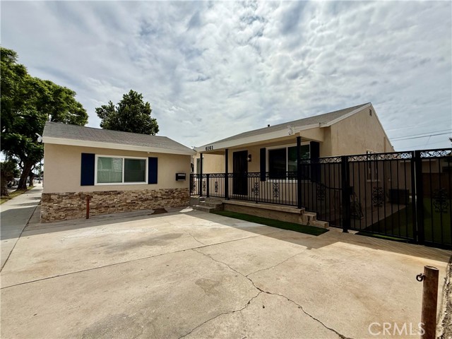 Detail Gallery Image 2 of 40 For 6161 Orange Ave, Long Beach,  CA 90805 - 3 Beds | 1/1 Baths