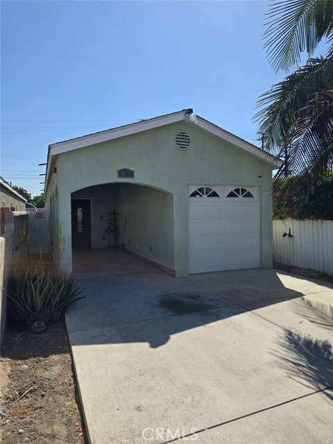 8632 S Fir Avenue, Los Angeles CA: https://media.crmls.org/medias/8e1a5164-54f1-4615-b82d-682b7b80355f.jpg