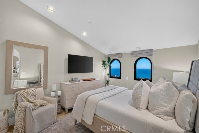 922 EMERALD BAY, Laguna Beach CA: https://media.crmls.org/medias/8e1a91e5-a270-45d6-b185-15f70f49ef18.jpg