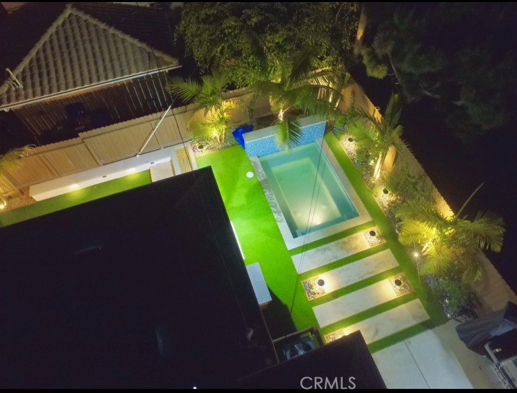 https://media.crmls.org/medias/8e1ab2b2-ed7d-4da7-9cc1-ff93347dff59.jpg?preset=X-Large