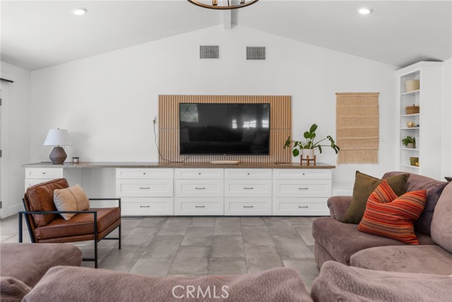 Detail Gallery Image 16 of 47 For 4674 Norton Pl, Riverside,  CA 92506 - 4 Beds | 3 Baths