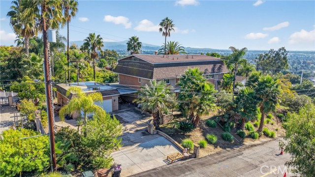 Detail Gallery Image 4 of 62 For 1414 N Raymond, Fullerton,  CA 92831 - 5 Beds | 3/1 Baths