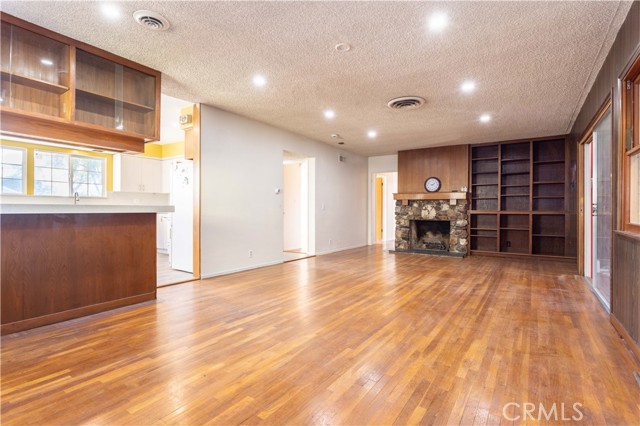 Detail Gallery Image 8 of 33 For 7701 Orion Ave, Van Nuys,  CA 91406 - 3 Beds | 2 Baths