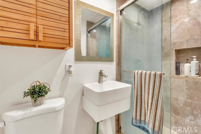 1640 W Ricky Avenue, Anaheim CA: https://media.crmls.org/medias/8e1c87a6-9fcc-43f6-893d-7576dc0265a4.jpg