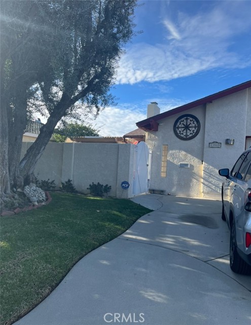 Detail Gallery Image 4 of 50 For 23509 via Chantilly, Valencia,  CA 91355 - 2 Beds | 2 Baths