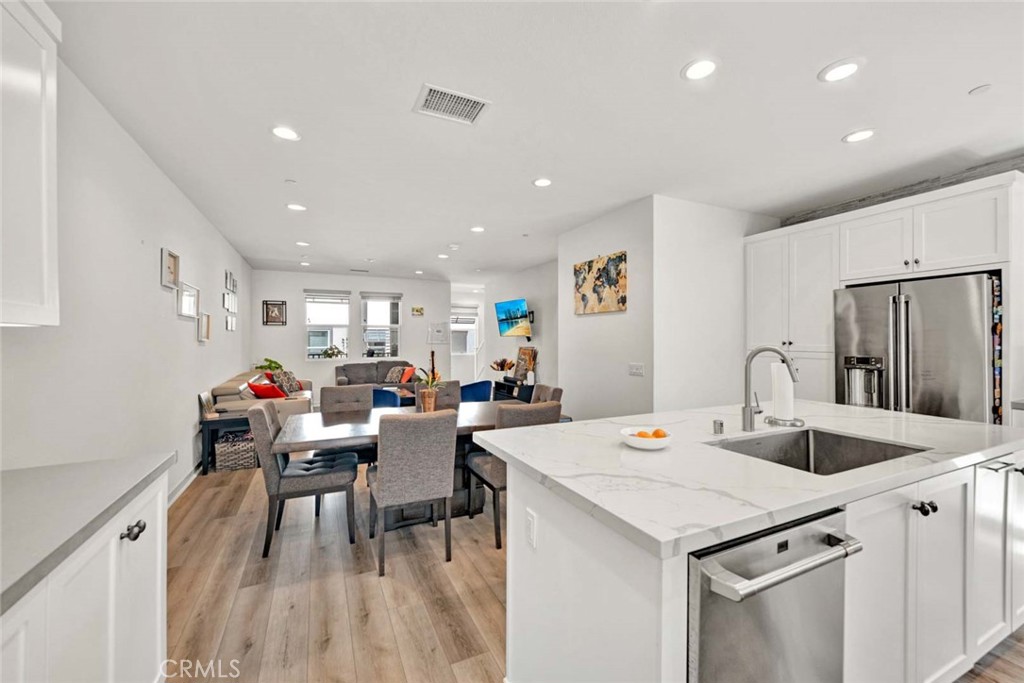 8e1e1af6 B332 4baa B74a 6088901b3047