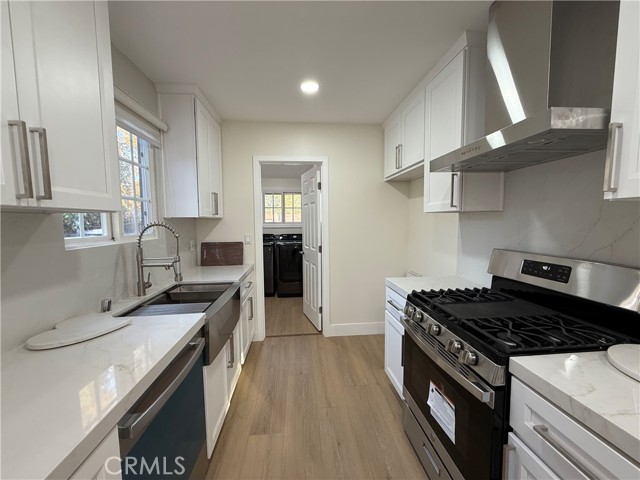 Detail Gallery Image 11 of 33 For 9123 Woodley, North Hills,  CA 91343 - 3 Beds | 2 Baths