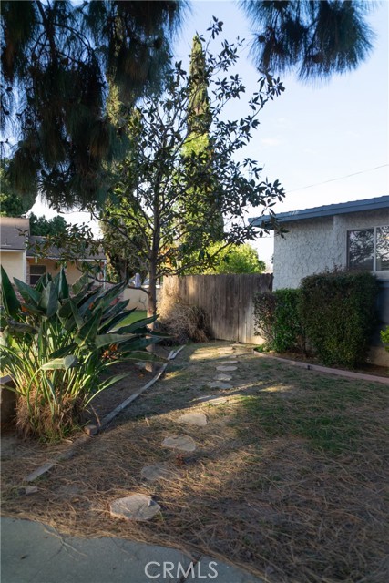 Detail Gallery Image 4 of 59 For 20121 Comanche Pl, Winnetka,  CA 91306 - 3 Beds | 2 Baths