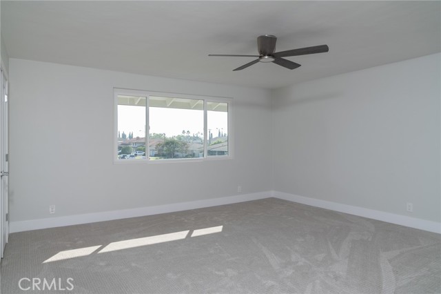 Upstairs Middle Bedroom 4