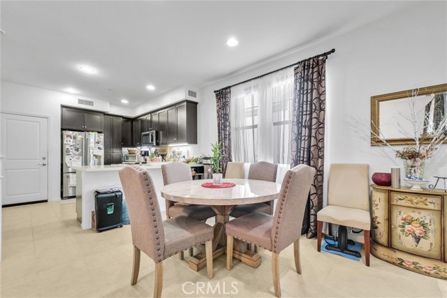 Detail Gallery Image 6 of 14 For 329 N Fenimore, Azusa,  CA 91702 - 3 Beds | 2/1 Baths