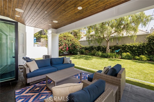 550 Helberta Avenue, Redondo Beach, California 90277, 5 Bedrooms Bedrooms, ,3 BathroomsBathrooms,Residential,Sold,Helberta,SB21204332