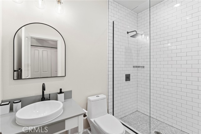 Detail Gallery Image 17 of 44 For 374 Mountainaire Ln, Big Bear Lake,  CA 92315 - 4 Beds | 3 Baths