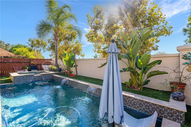 Detail Gallery Image 4 of 50 For 43043 Camino Caruna, Temecula,  CA 92592 - 5 Beds | 2/1 Baths