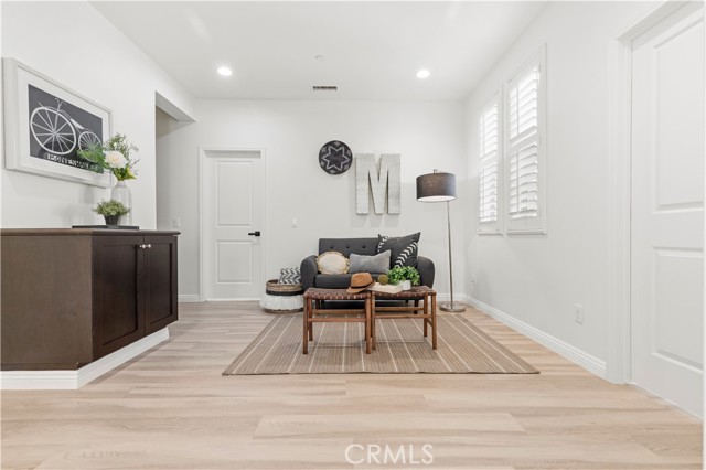 115 Hollow Tree, Irvine CA: https://media.crmls.org/medias/8e22fa40-1db5-48ab-828e-40ab861460c5.jpg