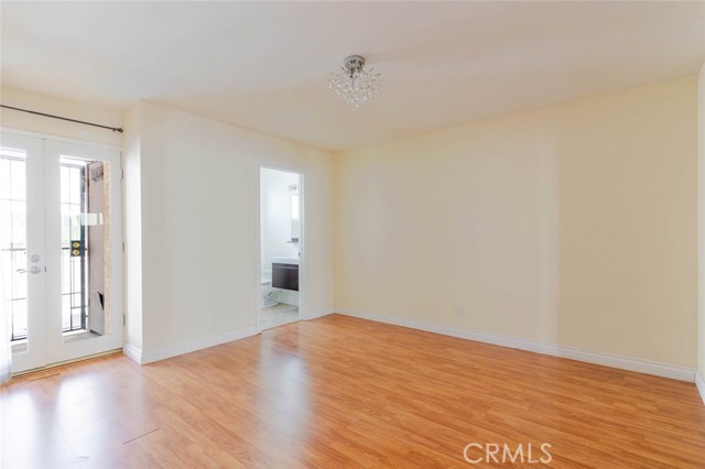 Detail Gallery Image 11 of 45 For 909 E Garfield #3,  Glendale,  CA 91205 - 2 Beds | 2 Baths