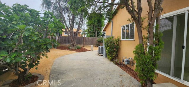 5853 Keokuk Avenue, Woodland Hills CA: https://media.crmls.org/medias/8e238a49-571c-4b4e-a8b0-6fb84cdc2488.jpg