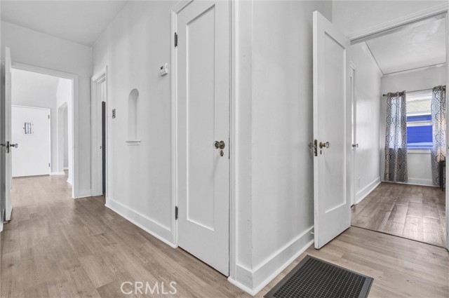 2850 S Norton Ave, Los Angeles CA: https://media.crmls.org/medias/8e23a849-82f4-4681-8d8a-839d9e50b6c3.jpg