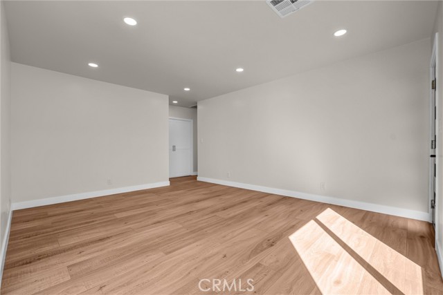 14831 Kingsdale Avenue photo 4