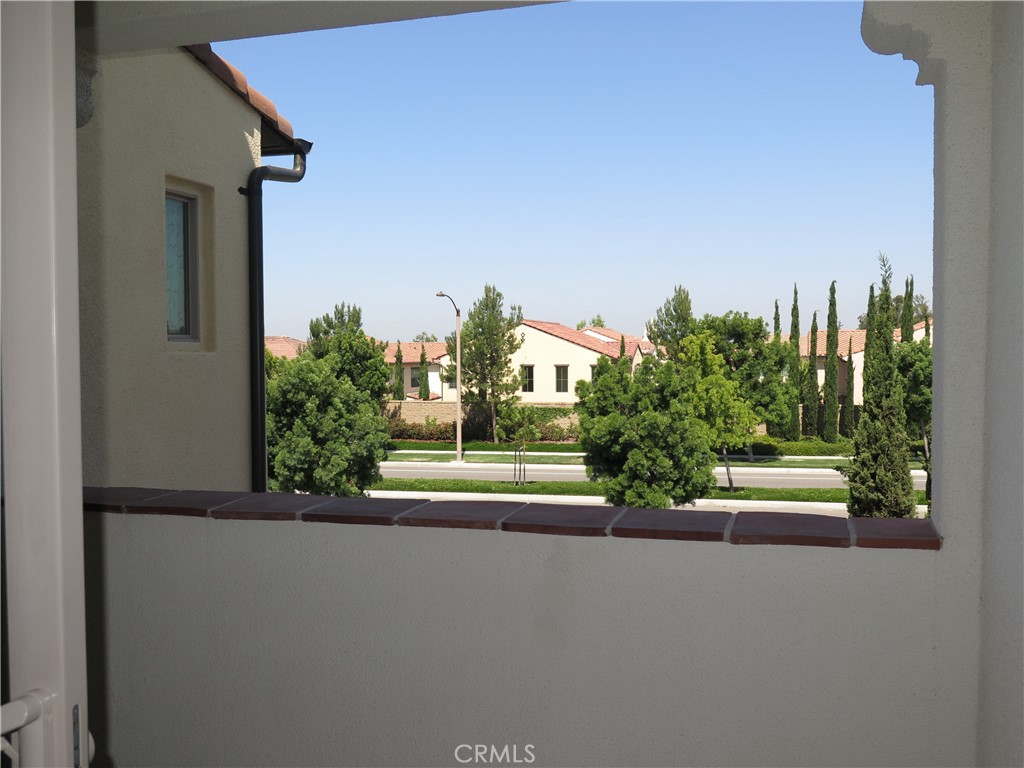 https://media.crmls.org/medias/8e254f18-d8b0-4964-a09f-60bc1aee0531.jpg?preset=X-Large