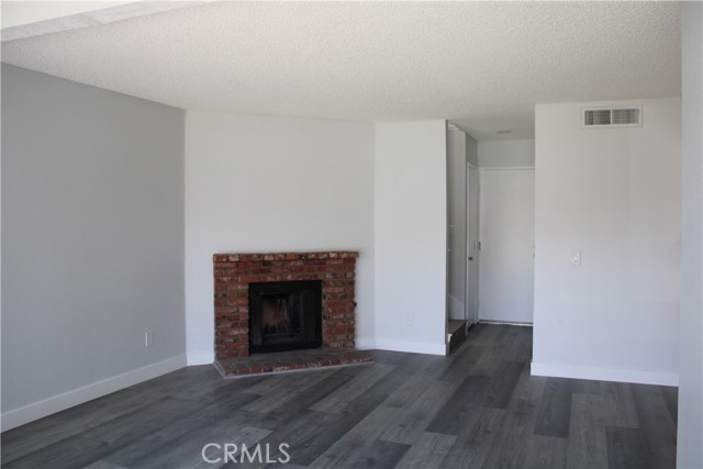 Detail Gallery Image 2 of 14 For 1978 E 5th St, Ontario,  CA 91764 - 2 Beds | 1/1 Baths