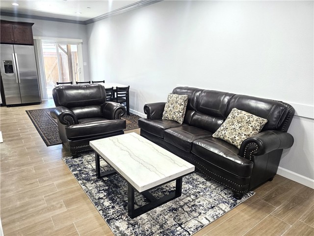Detail Gallery Image 4 of 36 For 1741 S Easy Way, Anaheim,  CA 92804 - 3 Beds | 2/1 Baths