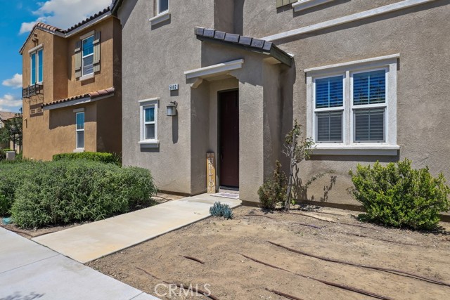 Detail Gallery Image 3 of 54 For 5882 Ginger Dr, Corona,  CA 92880 - 3 Beds | 2/1 Baths