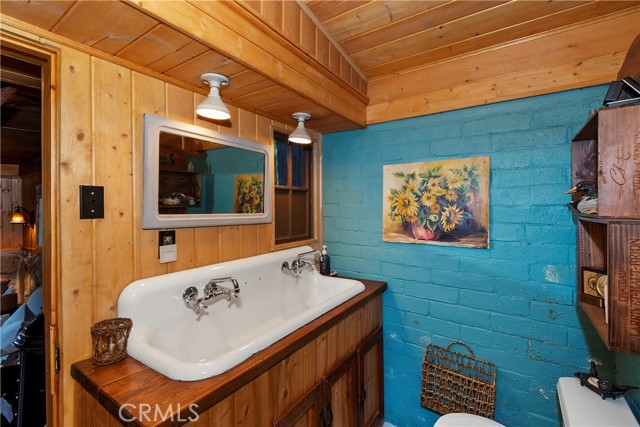 Detail Gallery Image 9 of 33 For 23270 Brookside, Crestline,  CA 92325 - 1 Beds | 1 Baths