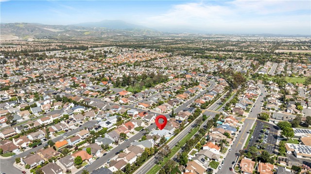 20 Grant, Irvine CA: https://media.crmls.org/medias/8e268010-2171-4c6d-b8e6-b8113d57817f.jpg