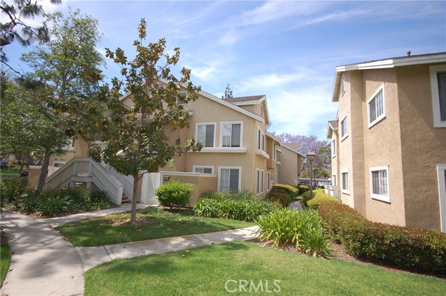 Detail Gallery Image 2 of 12 For 89 Greenfield #64,  Irvine,  CA 92614 - 2 Beds | 1 Baths