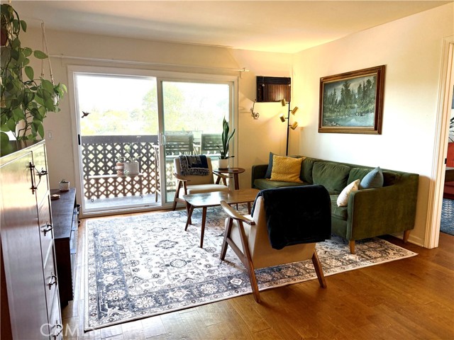 Detail Gallery Image 4 of 31 For 5870 Benner St #204,  Los Angeles,  CA 90042 - 2 Beds | 2 Baths