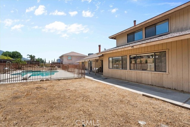 18510 Santa Fe Avenue, San Bernardino CA: https://media.crmls.org/medias/8e282fea-9565-46bd-aa46-8c147b1b6049.jpg