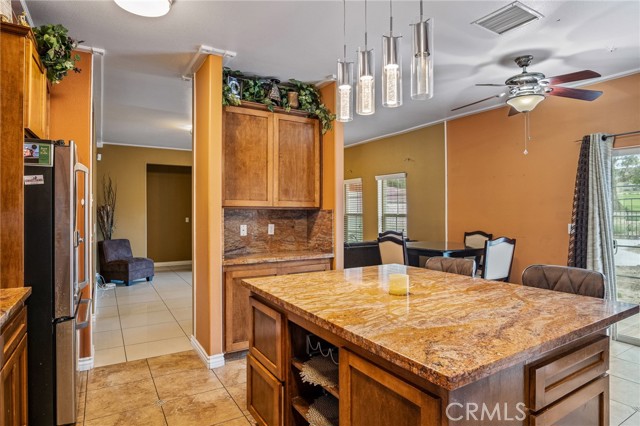 Detail Gallery Image 11 of 41 For 16269 Pebble Beach Dr, Victorville,  CA 92395 - 3 Beds | 2/1 Baths