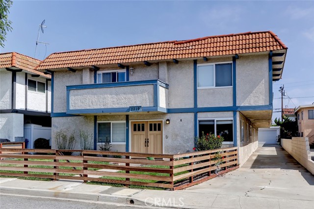 2219 Curtis Unit: C