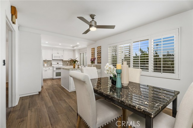 980 Palo Verde Avenue, Long Beach CA: https://media.crmls.org/medias/8e292538-ff59-4244-a13f-344466ec7572.jpg