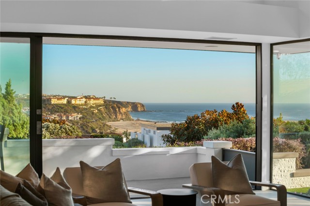 Detail Gallery Image 7 of 33 For 17 Monarch Bay, Dana Point,  CA 92629 - 4 Beds | 3/1 Baths