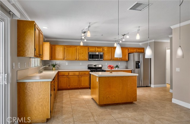 Detail Gallery Image 31 of 48 For 26430 Antonio, Loma Linda,  CA 92354 - 5 Beds | 2/1 Baths