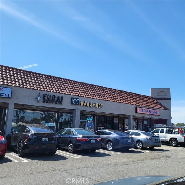 9918 Garden Grove Boulevard, Garden Grove CA: https://media.crmls.org/medias/8e2ab7d8-9598-4d83-b574-3dcc44418cf8.jpg