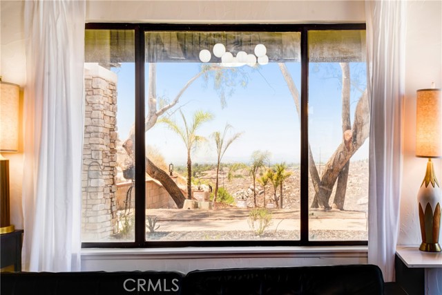 Detail Gallery Image 12 of 53 For 17295 Ridge Canyon Dr, Riverside,  CA 92506 - 4 Beds | 2/1 Baths