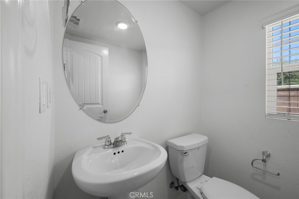 https://media.crmls.org/medias/8e2b319e-35e2-45fe-b722-14aa57712696.jpg?preset=X-Large