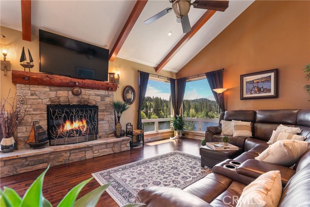 Detail Gallery Image 8 of 42 For 781 Brentwood Dr, Lake Arrowhead,  CA 92352 - 5 Beds | 3/1 Baths